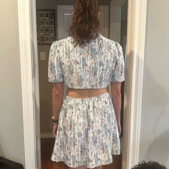 WAYF mini pleated dress - Picture 2 of 2